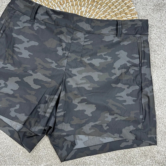 Spanx Sunshine Shorts Pull On 4" UPF 50+ Quick Dry in Camouflage Size M - Picture 5 of 14